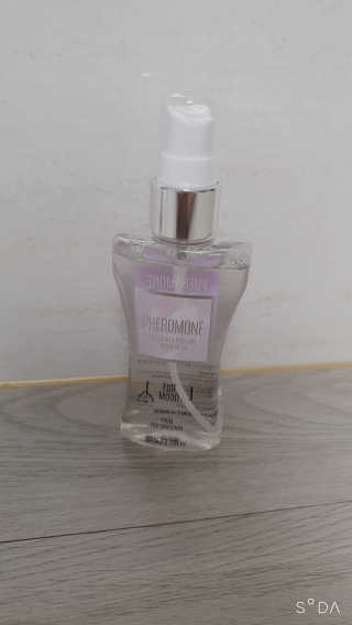 레드컨테이너 페로몬향 퍼퓸 바디미스트 80ml — 5점을 준 리뷰어가 2020년 1월 올린 사용 사진