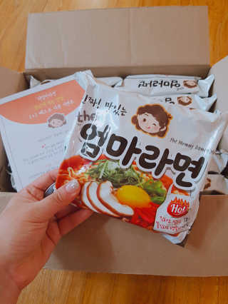 라면 그대로가 제일 맛있는 더엄마라면 — 5점을 준 리뷰어가 2019년 7월 올린 사용 사진