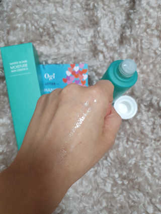 오지아이 워터 밤 모이스처 스킨 에센스 180ml — 5점을 준 리뷰어가 2020년 1월 올린 사용 사진