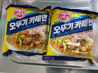 오뚜기카레면 2차 모집 — 3점을 준 리뷰어가 2019년 2월 올린 사용 사진