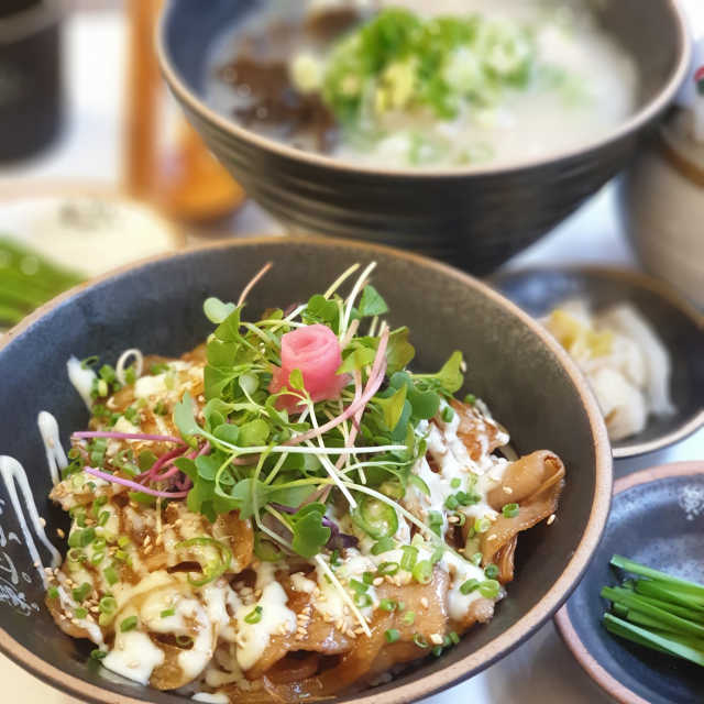 [오공복이] 항정살 덮밥 + 고기 국수 set 리뷰 사진