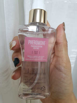 레드컨테이너 페로몬향 퍼퓸 바디미스트 80ml — 5점을 준 리뷰어가 2019년 12월 올린 사용 사진