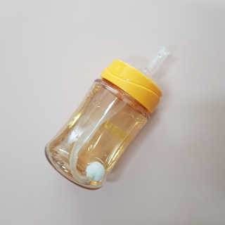 유비맘 PPSU 젖병 노꼭지_200ml_컬러 랜덤 발송 — 4점을 준 리뷰어가 2019년 12월 올린 사용 사진