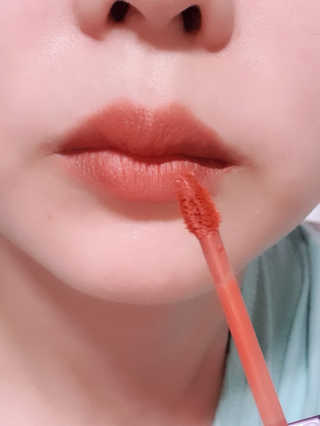 [블랙루즈] 에어 핏 벨벳 틴트 시즌2 中 택1+랜덤1 — 5점을 준 리뷰어가 2018년 10월 올린 사용 사진