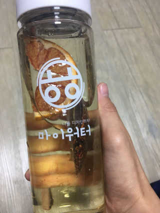 ㅎㅎ마이워터 과일워터팩+전용보틀_레몬파인애플 — 5점을 준 리뷰어가 2017년 12월 올린 사용 사진