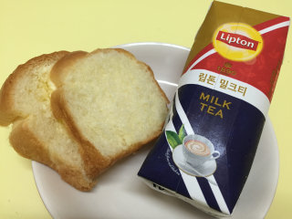 립톤 아이스티 립톤 밀크티 — 4점을 준 리뷰어가 2016년 7월 올린 사용 사진
