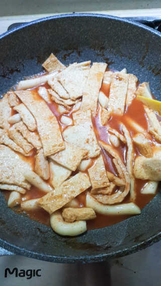 잠실맛집,홍코너떡볶이가우리집에[옛날맛,짜장맛옵션] — 5점을 준 리뷰어가 2019년 12월 올린 사용 사진
