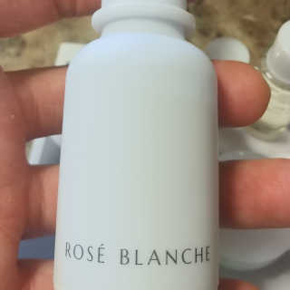 ROSE BLANCHE 로제블랑쉐 인텐시브 수딩 세럼 — 5점을 준 리뷰어가 2019년 7월 올린 사용 사진