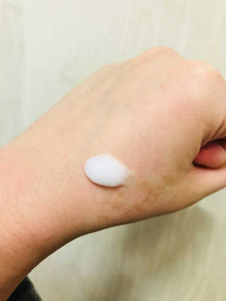 보타미안  엔젤모링가 아쿠아베리어 팩 — 3.33점을 준 리뷰어가 2018년 2월 올린 사용 사진