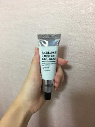 보나쥬르 래디언스 톤업 아이크림 30ml — 4점을 준 리뷰어가 2018년 8월 올린 사용 사진