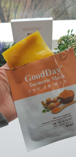 GoodDay Skincare GoodDay 강황 마스크 — 5점을 준 리뷰어가 2020년 3월 올린 사용 사진