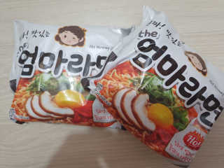 라면 그대로가 제일 맛있는 더엄마라면 — 5점을 준 리뷰어가 2019년 7월 올린 사용 사진