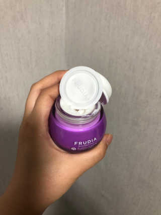 [후르디아] 72시간 블루베리 속살 수분크림 — 4점을 준 리뷰어가 2019년 7월 올린 사용 사진