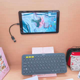 주식회사 디디팝스타일 신개념 특수 거치대 스티키패드 어디든 착착 붙어요 — 4.33점을 준 리뷰어가 2018년 3월 올린 사용 사진