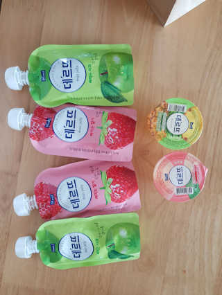 데르뜨 떠먹는 과일 3종, 짜먹는 과일 2종 총 10개 체험 — 3점을 준 리뷰어가 2020년 3월 올린 사용 사진