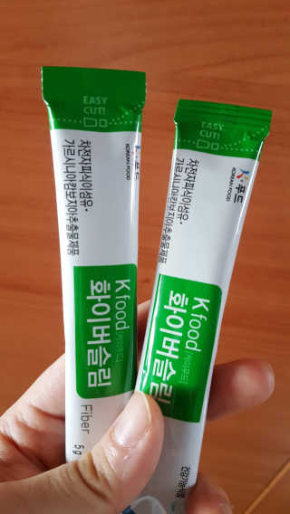 두루원 똥기사의 Kfood 화이버슬림 — 4.33점을 준 리뷰어가 2018년 7월 올린 사용 사진