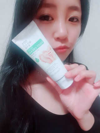 (주)에네스티 에네스티 수안수 실크스킨 풋크림 1+1 — 5점을 준 리뷰어가 2019년 12월 올린 사용 사진