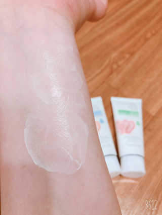 (주)에네스티 에네스티 수안수 실크스킨 풋크림 1+1 — 5점을 준 리뷰어가 2019년 9월 올린 사용 사진