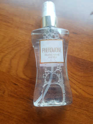 레드컨테이너 페로몬향 퍼퓸 바디미스트 80ml — 4.5점을 준 리뷰어가 2020년 2월 올린 사용 사진