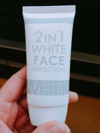 피움 스킨바리스타 2in1 화이트 페이스 퍼펙션 50ml — 4점을 준 리뷰어가 2018년 12월 올린 사용 사진