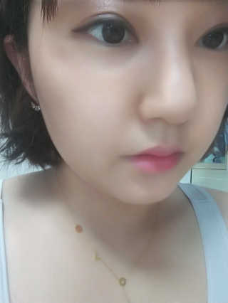 아가타 [AGATHA] 프리미에르 립스틱 — 5점을 준 리뷰어가 2018년 5월 올린 사용 사진