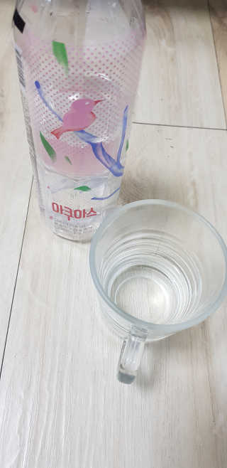 아쿠아스 플레이버워터 [아쿠아스] 복숭아 플레이버워터 1BOX 20개입 — 5점을 준 리뷰어가 2020년 3월 올린 사용 사진