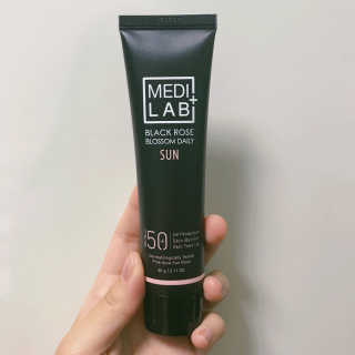 데이셀코스메틱 메디 랩 블랙로즈 블로썸 데일리 선 60g — 4점을 준 리뷰어가 2017년 6월 올린 사용 사진
