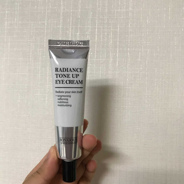 래디언스 톤업 아이크림 30ml 리뷰 사진