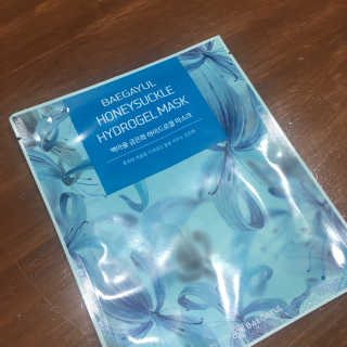 백아율 금은화 하이드로겔 마스크 — 4점을 준 리뷰어가 2018년 8월 올린 사용 사진
