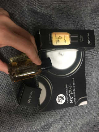 세포랩 바이오제닉 에센스 30ml 특별팩 — 4점을 준 리뷰어가 2018년 5월 올린 사용 사진