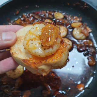 푸드어셈블 매콤 감바스 알 아히요  밀키트 — 5점을 준 리뷰어가 2019년 12월 올린 사용 사진