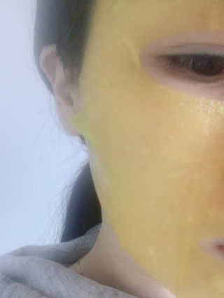 GoodDay Skincare GoodDay 강황 마스크 — 5점을 준 리뷰어가 2019년 12월 올린 사용 사진