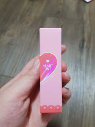 [블랙루즈] 컬러 락 하트 틴트 1+1 — 5점을 준 리뷰어가 2019년 8월 올린 사용 사진