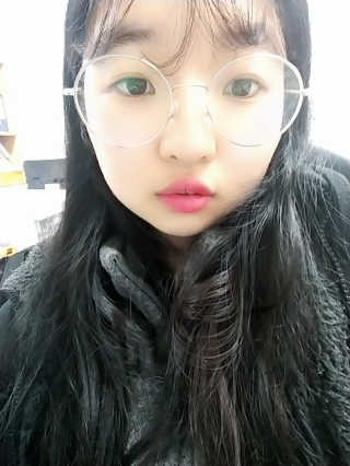 머지 더 퍼스트 벨벳틴트2 — 4.83점을 준 리뷰어가 2018년 11월 올린 사용 사진
