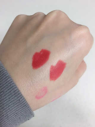 [블랙루즈] 로즈 벨벳 립스틱 택1+랜덤1 — 5점을 준 리뷰어가 2019년 1월 올린 사용 사진