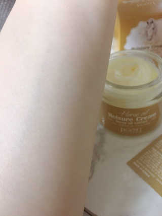 지고트 마유 모이스처 크림 70ml — 4.5점을 준 리뷰어가 2019년 3월 올린 사용 사진