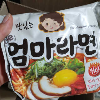 라면 그대로가 제일 맛있는 더엄마라면 — 5점을 준 리뷰어가 2019년 7월 올린 사용 사진