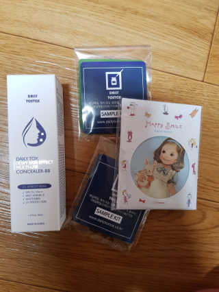 데일리톡스톡스 데일리톡스 듀이 스킨 이펙트 멀티 유즈 컨실러 비비 — 5점을 준 리뷰어가 2018년 3월 올린 사용 사진