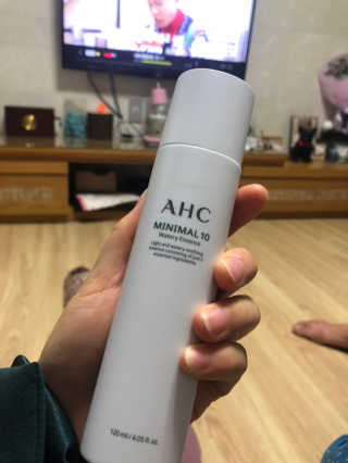 AHC 에이 에이치 씨 미니멀 10 워터리 에센스 — 5점을 준 리뷰어가 2018년 12월 올린 사용 사진