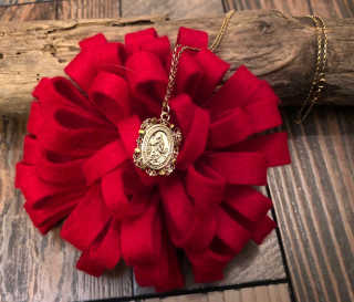 쥬얼카운티 92.5 Silver Byzantine Coin Pendant Necklace — 4점을 준 리뷰어가 2018년 12월 올린 사용 사진