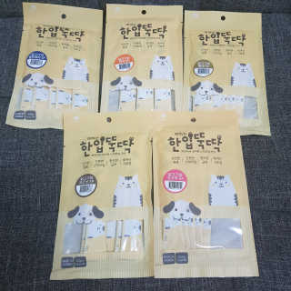 [펫토리아]짜먹는 한입뚝딱 강아지.고양이 마약간식 — 5점을 준 리뷰어가 2019년 8월 올린 사용 사진
