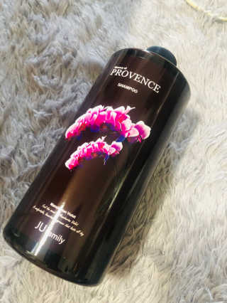 프로방스 바이올렛 퍼퓸 샴푸 1000ml 업그레이드 — 5점을 준 리뷰어가 2019년 6월 올린 사용 사진