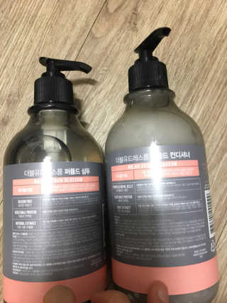 더블유드레스룸 더블유드레스품 퍼퓸드 헤어케어_샴푸.컨디셔너 — 4.67점을 준 리뷰어가 2018년 5월 올린 사용 사진