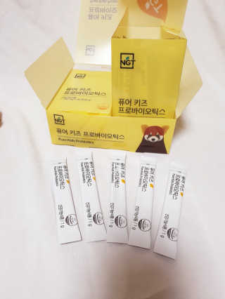 네츄럴굿띵스 퓨어 키즈 프로바이오틱스 60포 — 5점을 준 리뷰어가 2019년 5월 올린 사용 사진