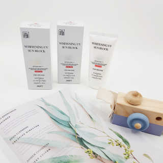 지고트 화이트닝 유브이 썬블럭 크림 70ml,1+1 — 5점을 준 리뷰어가 2019년 7월 올린 사용 사진