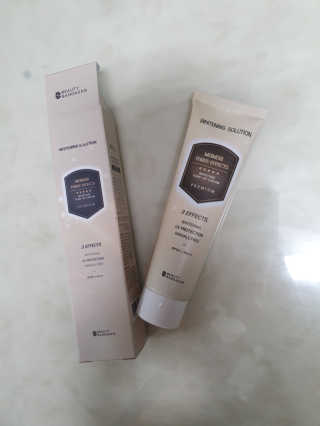 메이메리 쓰리이펙츠 모이스처 톤업크림 50ml — 5점을 준 리뷰어가 2019년 12월 올린 사용 사진