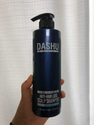 다슈코리아 다슈 단백질 한방 두피 골드 샴푸 500ml +샴푸브러쉬 — 5점을 준 리뷰어가 2020년 1월 올린 사용 사진
