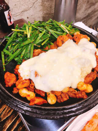 고향원조숯불닭갈비 [고향산천원조숯불닭갈비] 뼈없는 숯불닭갈비 2인세트 — 5점을 준 리뷰어가 2018년 10월 올린 사용 사진