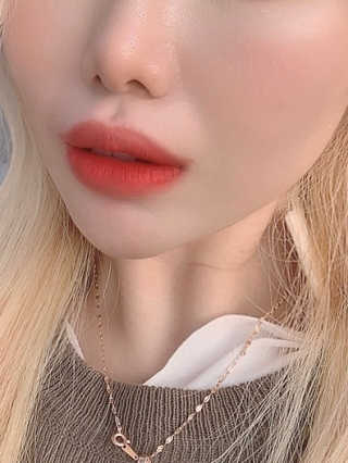 [블랙루즈] 피치 커버 벨벳 쿠션 2종 중 택1 — 3.5점을 준 리뷰어가 2019년 11월 올린 사용 사진