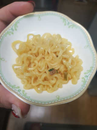 라면 그대로가 제일 맛있는 더엄마라면 — 5점을 준 리뷰어가 2019년 6월 올린 사용 사진